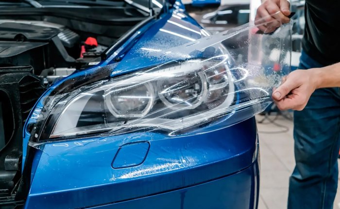 Оклейка фар защитной бронепленкой